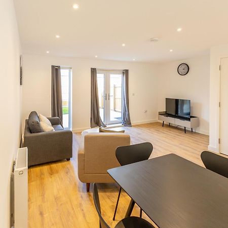 Stunning Modern 3 Bedroom Townhouse - Perfect Getaway Manchester Kültér fotó