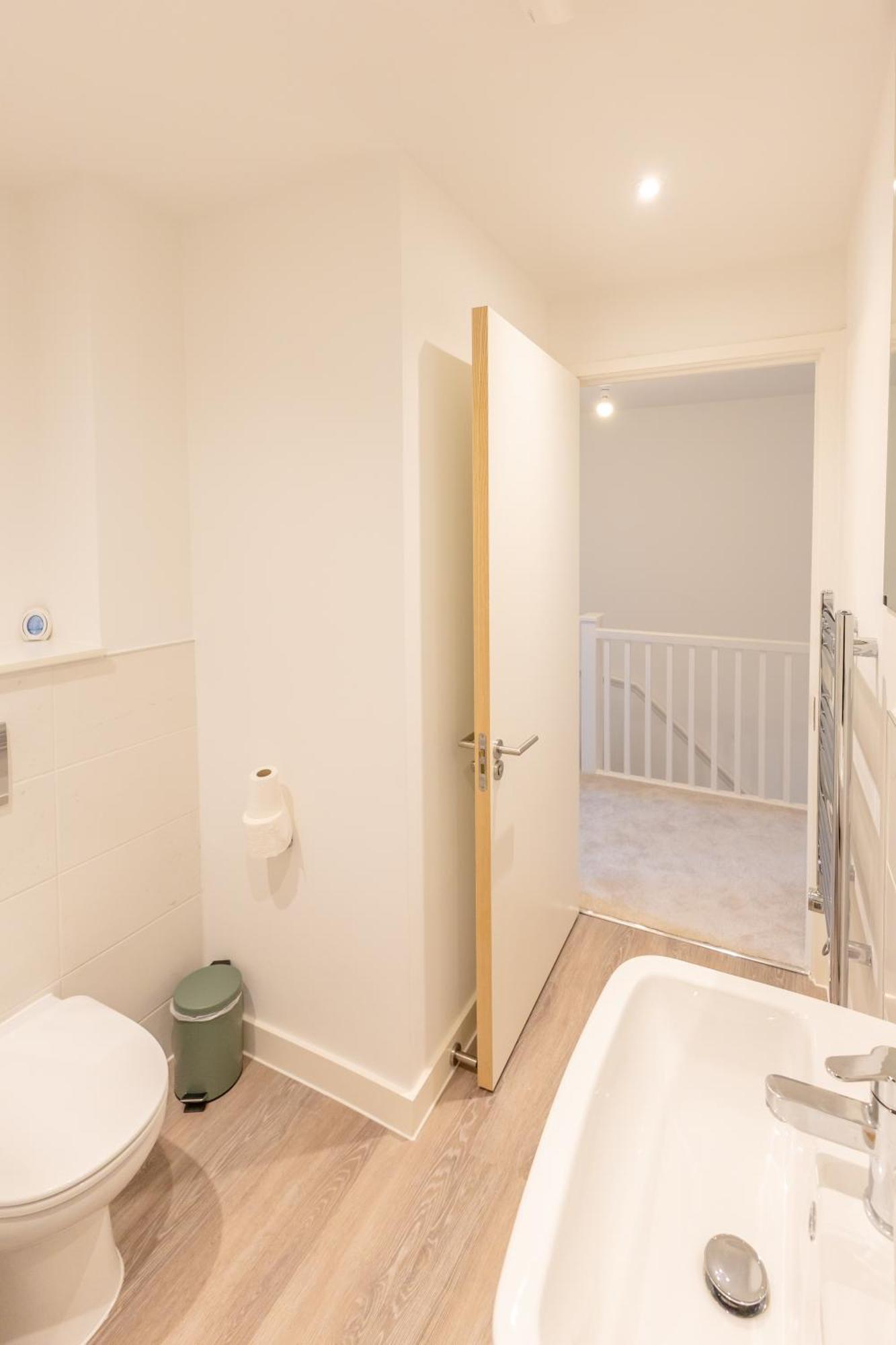 Stunning Modern 3 Bedroom Townhouse - Perfect Getaway Manchester Kültér fotó