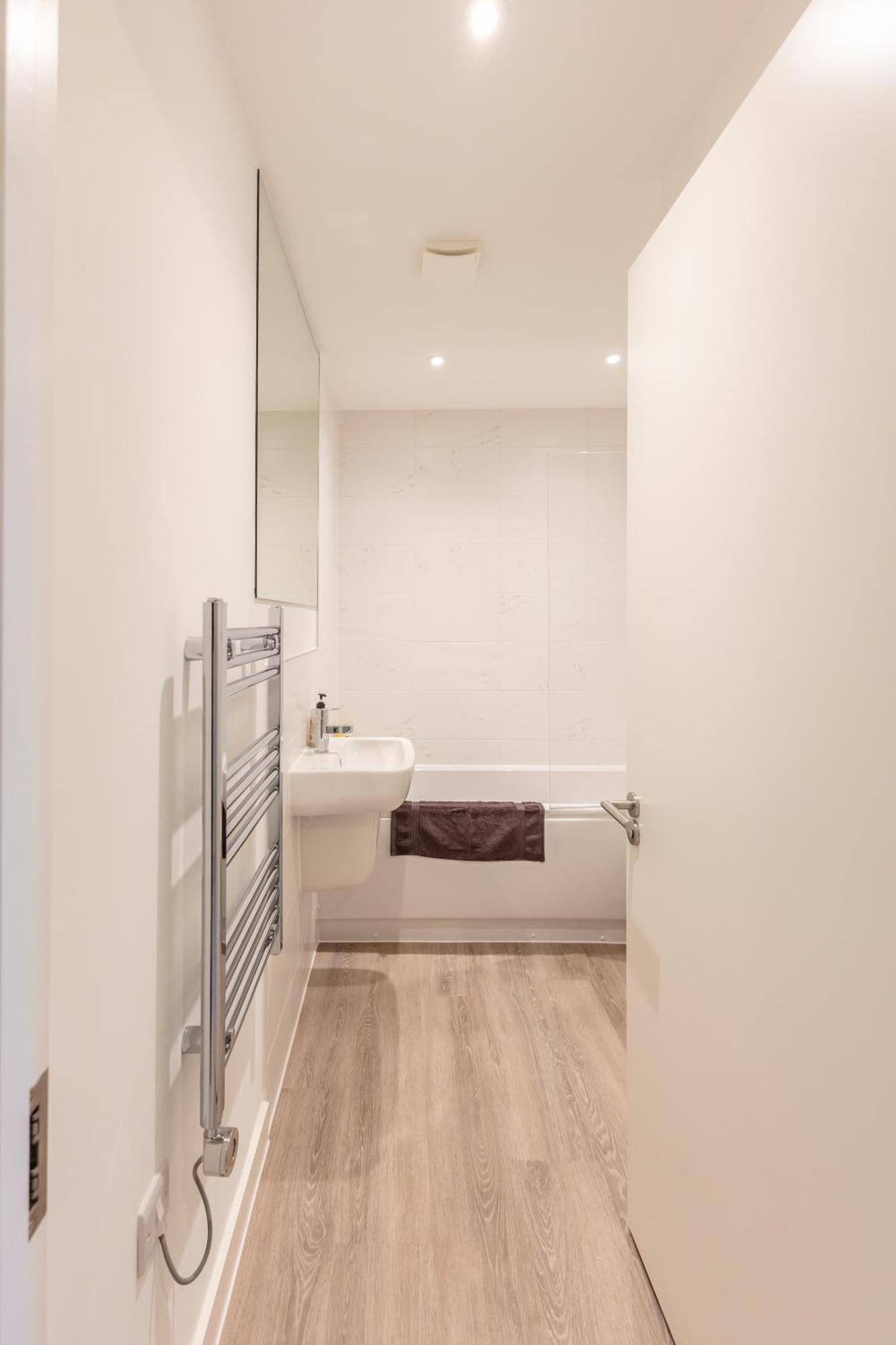 Stunning Modern 3 Bedroom Townhouse - Perfect Getaway Manchester Kültér fotó