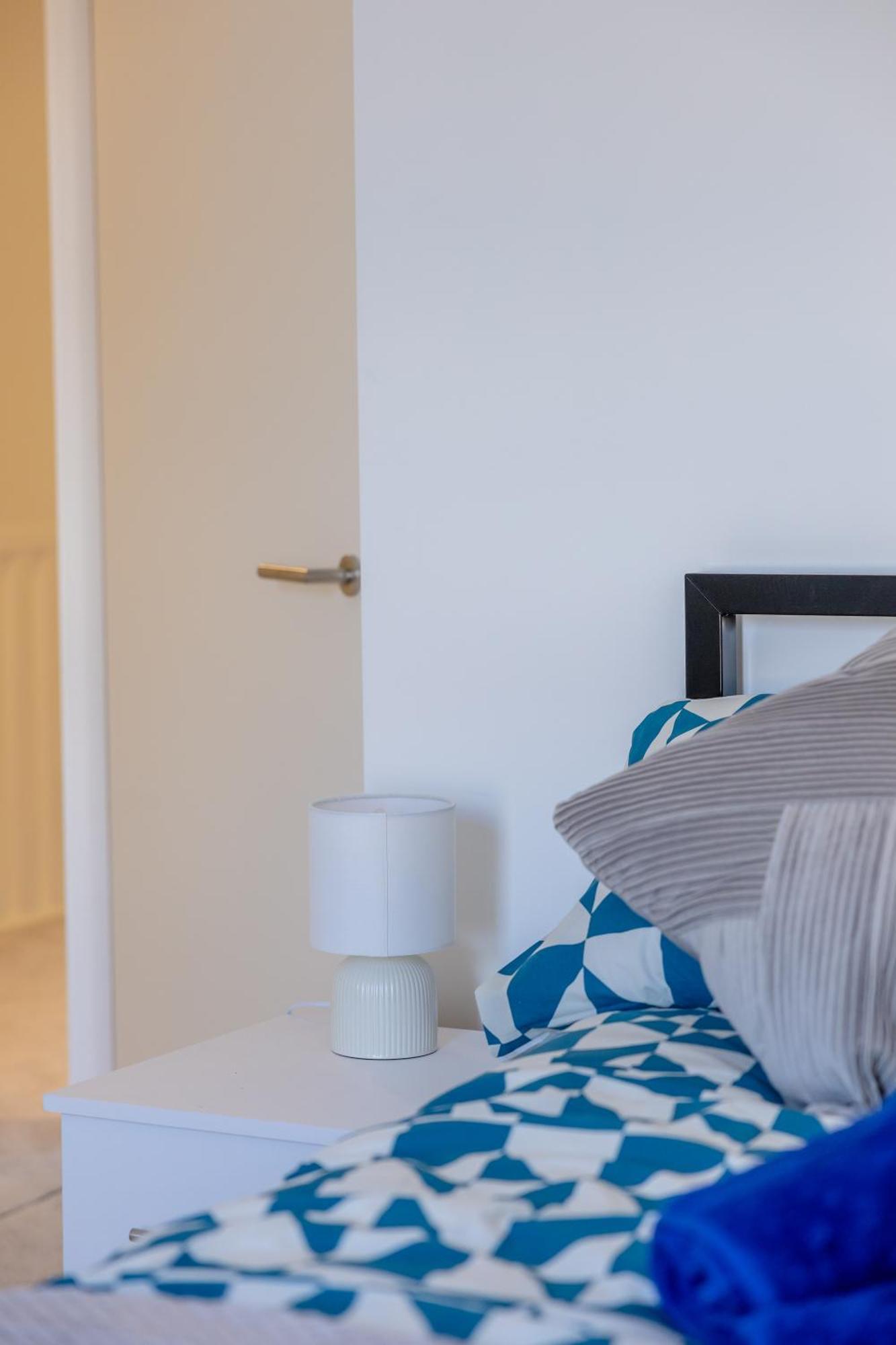 Stunning Modern 3 Bedroom Townhouse - Perfect Getaway Manchester Kültér fotó