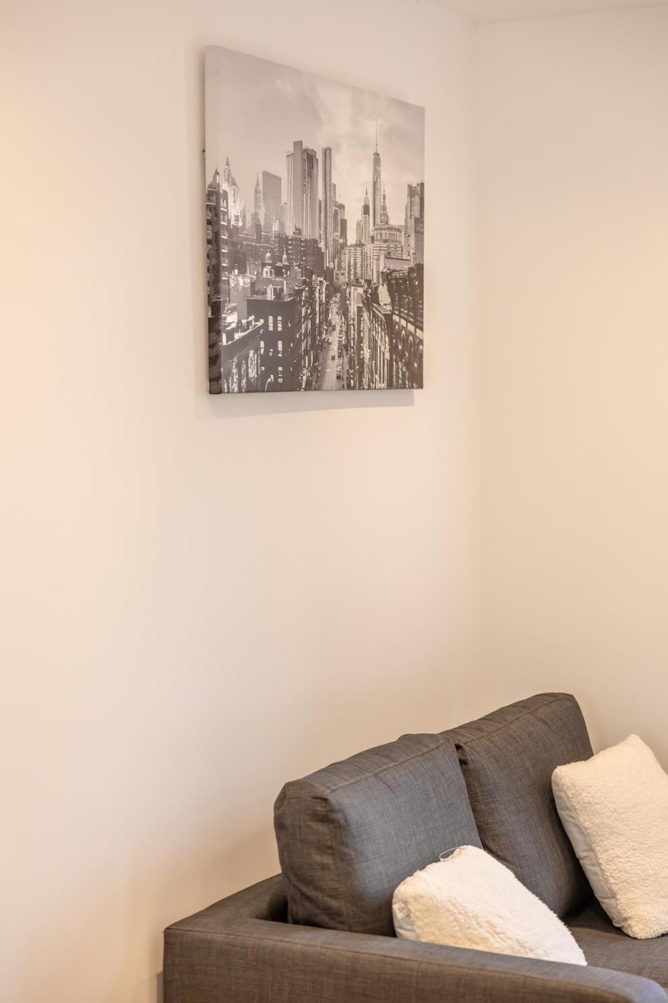 Stunning Modern 3 Bedroom Townhouse - Perfect Getaway Manchester Kültér fotó