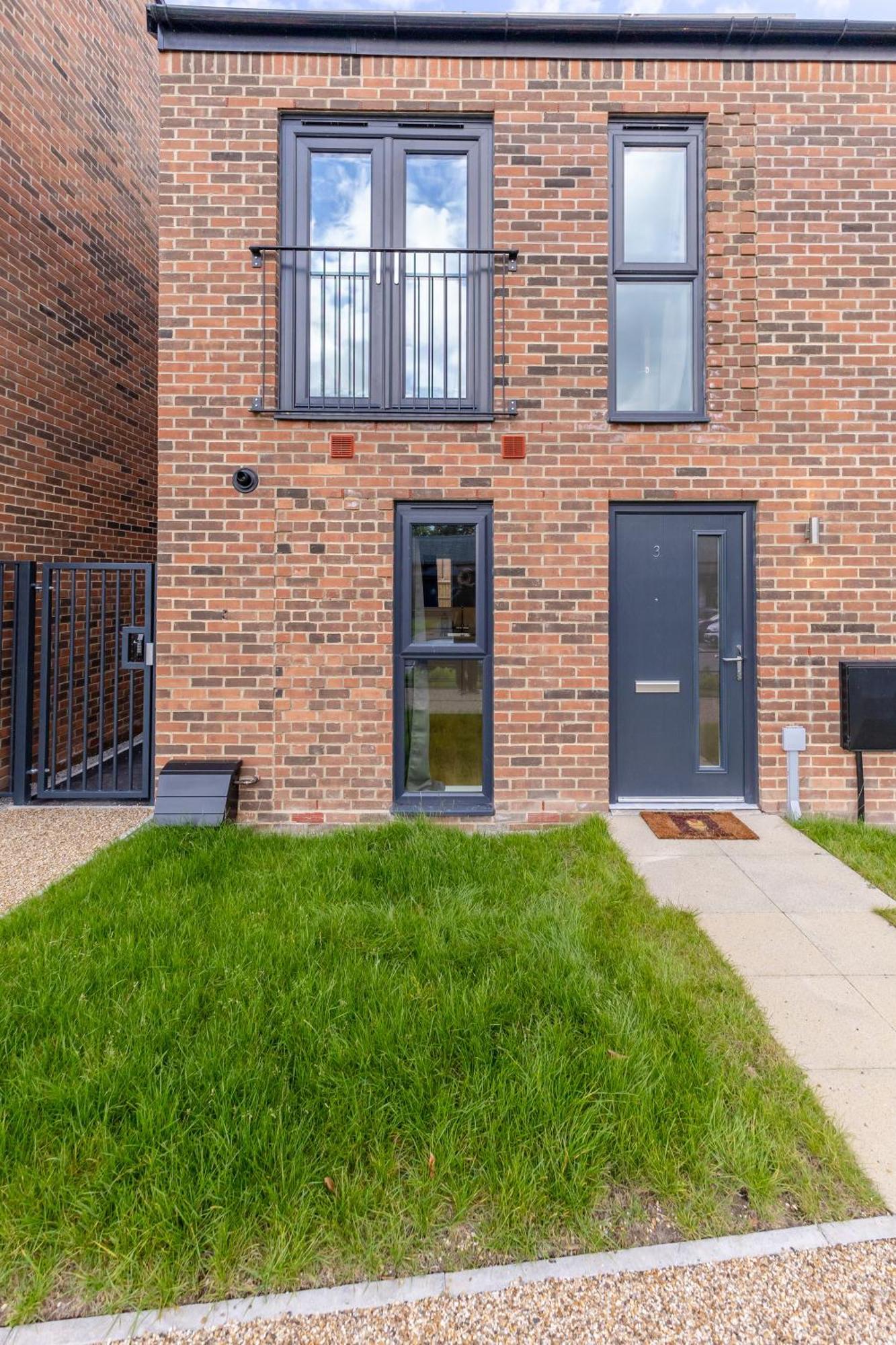 Stunning Modern 3 Bedroom Townhouse - Perfect Getaway Manchester Kültér fotó